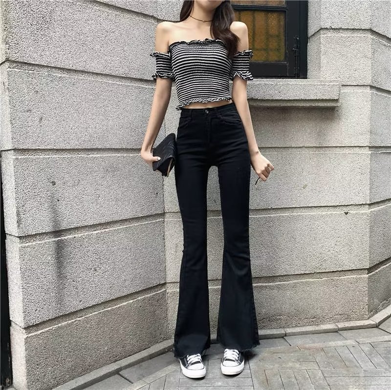黒パンツ 優美なシルエットフレアパンツ