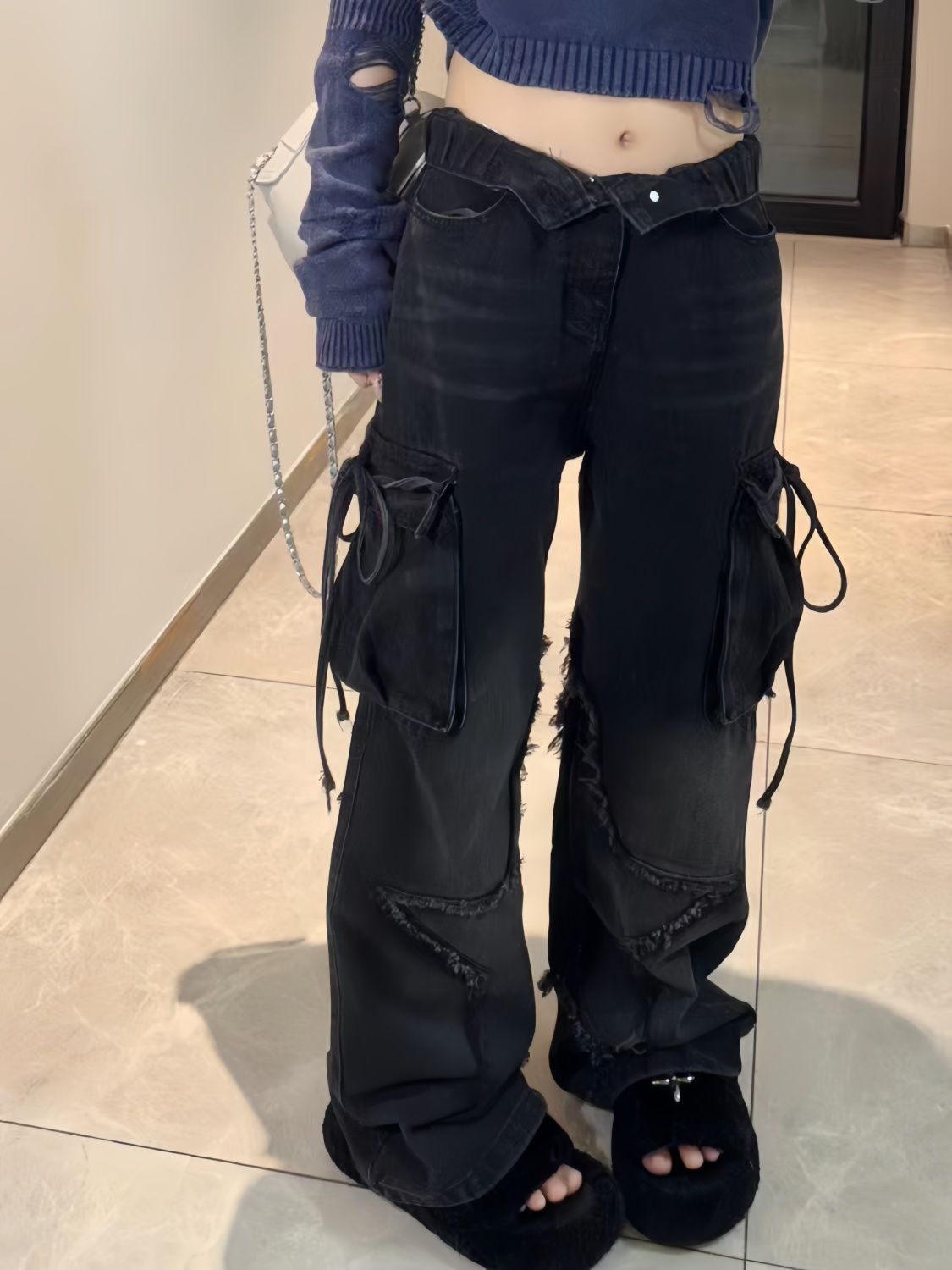 黒パンツ リボン飾りワイドカーゴパンツ