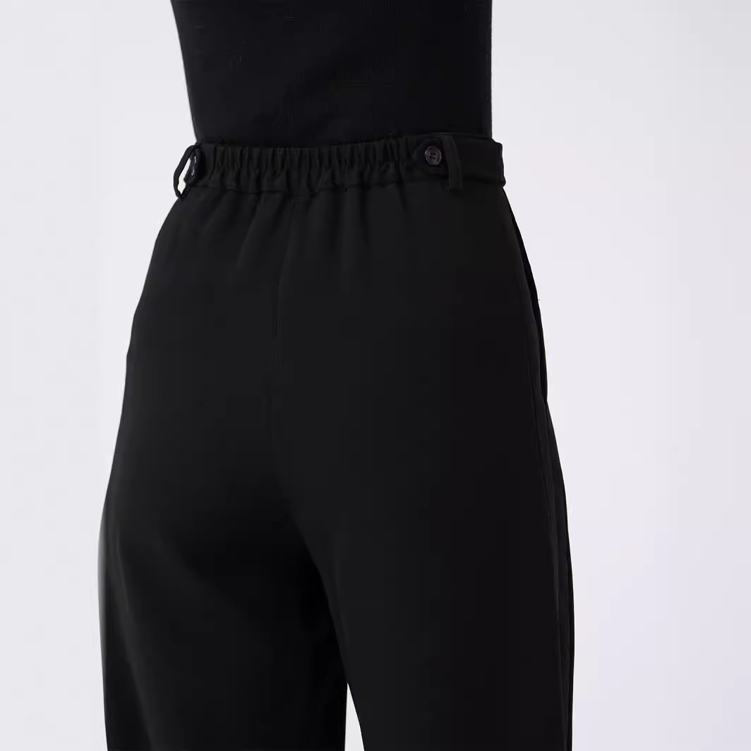 黒パンツ ゆったりワイドシルエットスラックス