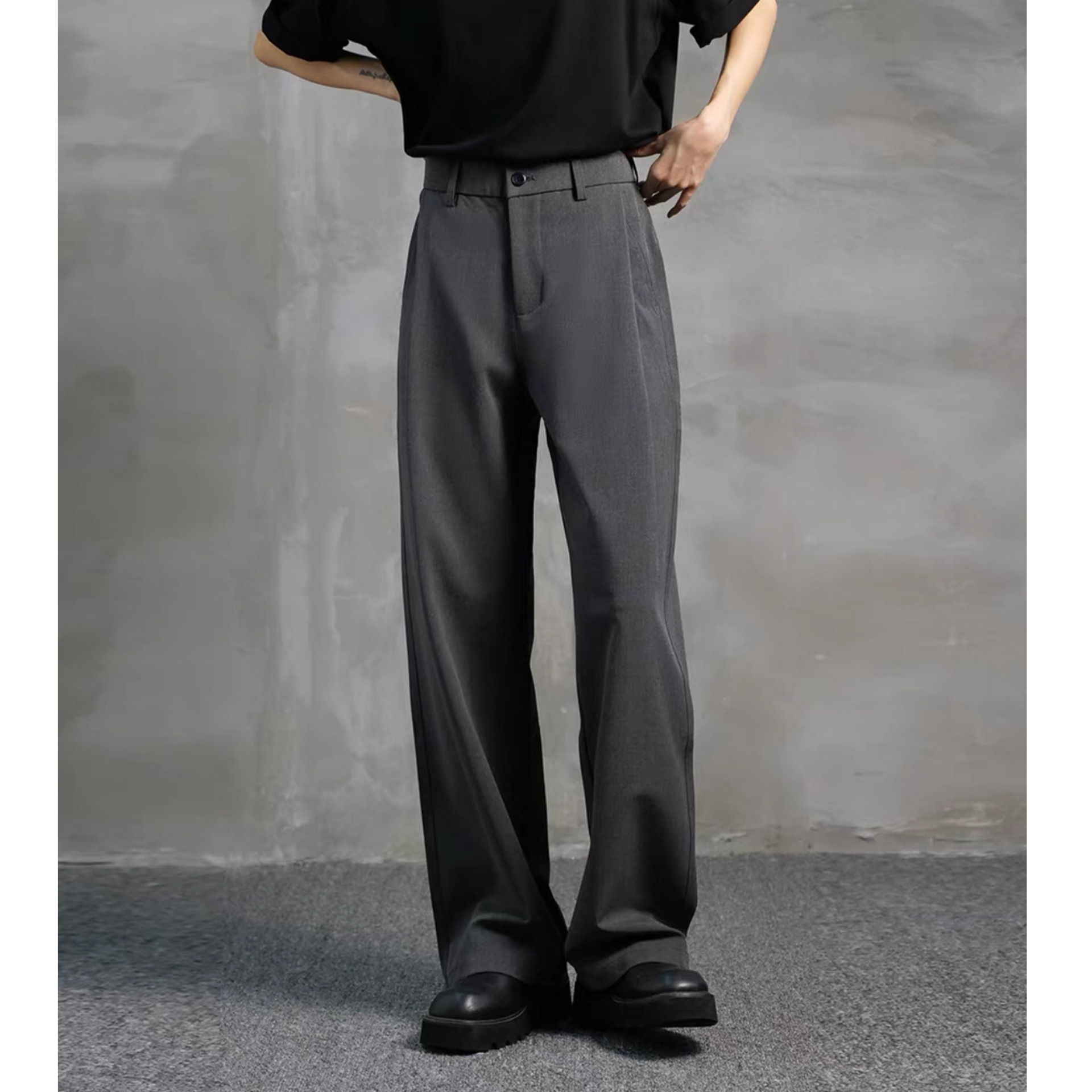 黒パンツ モダンシルエットワイドパンツ