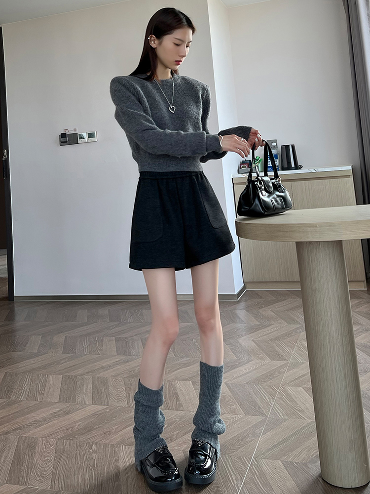 黒パンツ コーデュロイふんわりショートパンツ