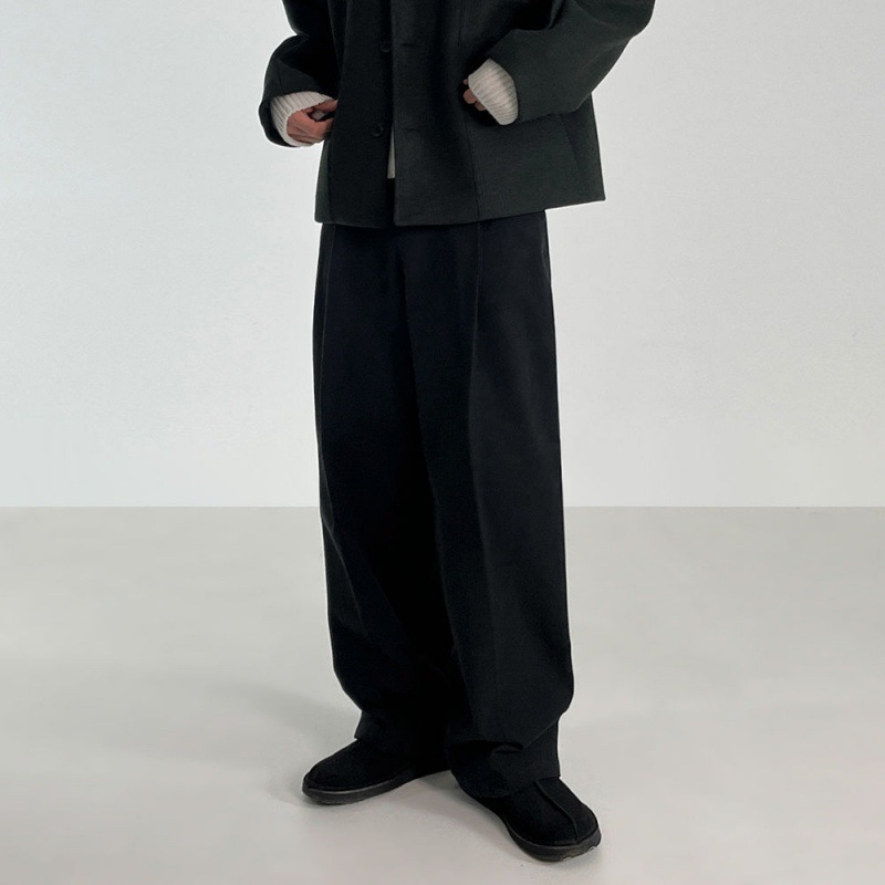 黒パンツ ワイドシルエット リラックススラックス