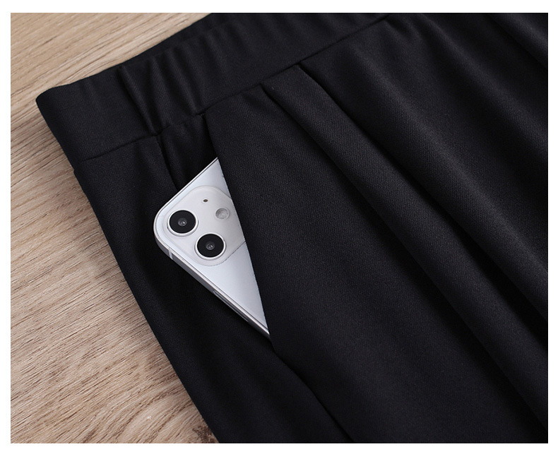 黒パンツ 上品プリーツテーパードパンツ