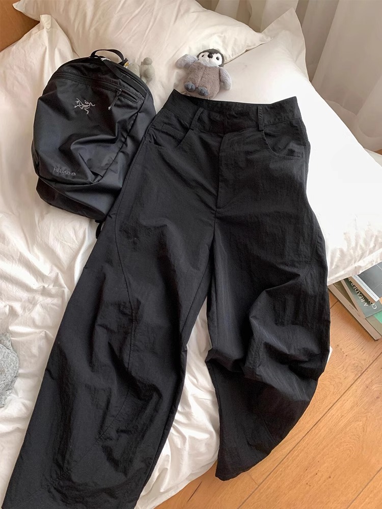 黒パンツ リラックスワイドチノパン