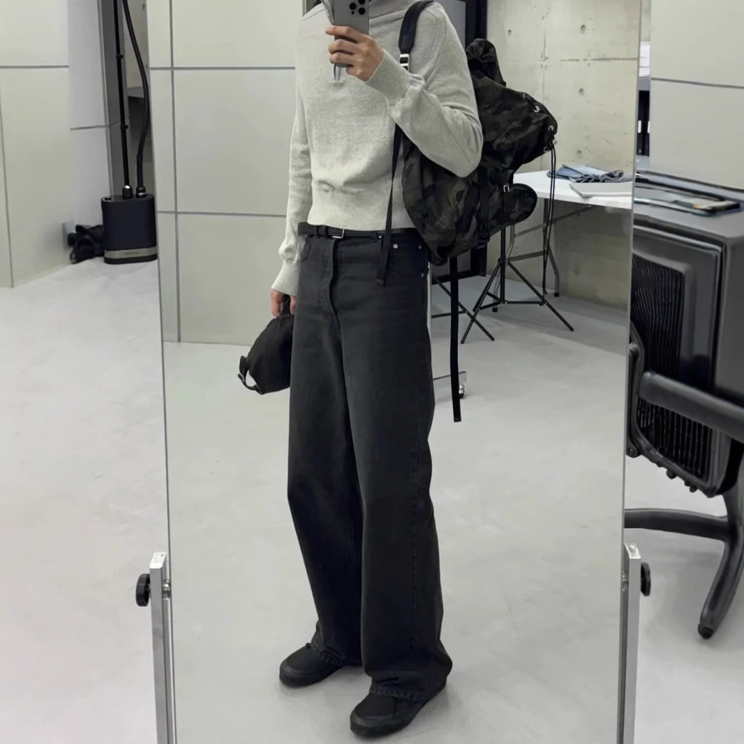 黒パンツ ゆったりワイドデニムパンツ