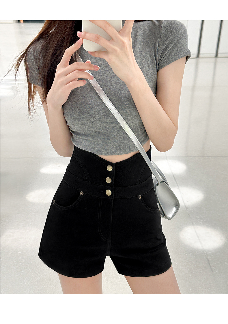 https://fulmo-img-server.com/kuro-fit/c10681dd-4889-4850-b5e1-256f823c7bbf.jpg