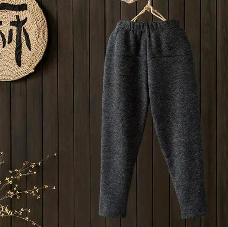 厚手ニット黒パンツ九分丈ゆったりテーパード