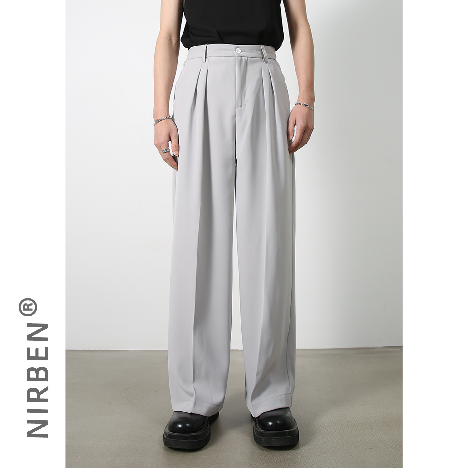 黒パンツ なめらかドレープワイドパンツ