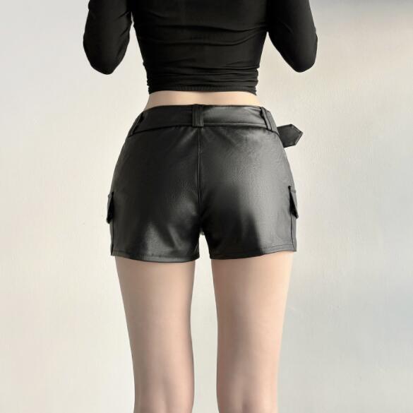 黒パンツ 秋冬黒レザーショートパンツ ベルト付き