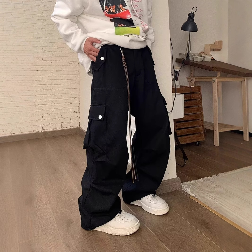 黒パンツ ゆったりカーゴミリタリーパンツ
