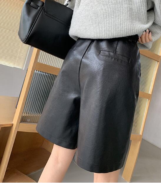 黒パンツ 秋冬新作黒レザーショートパンツ