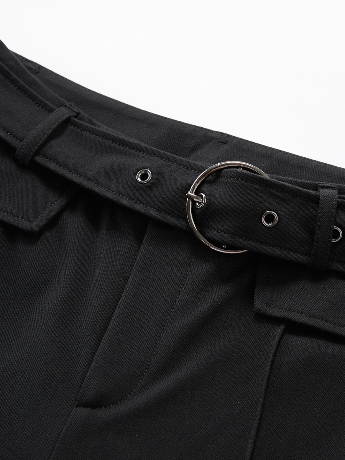 黒パンツ 上品ベルト付きフレアパンツ