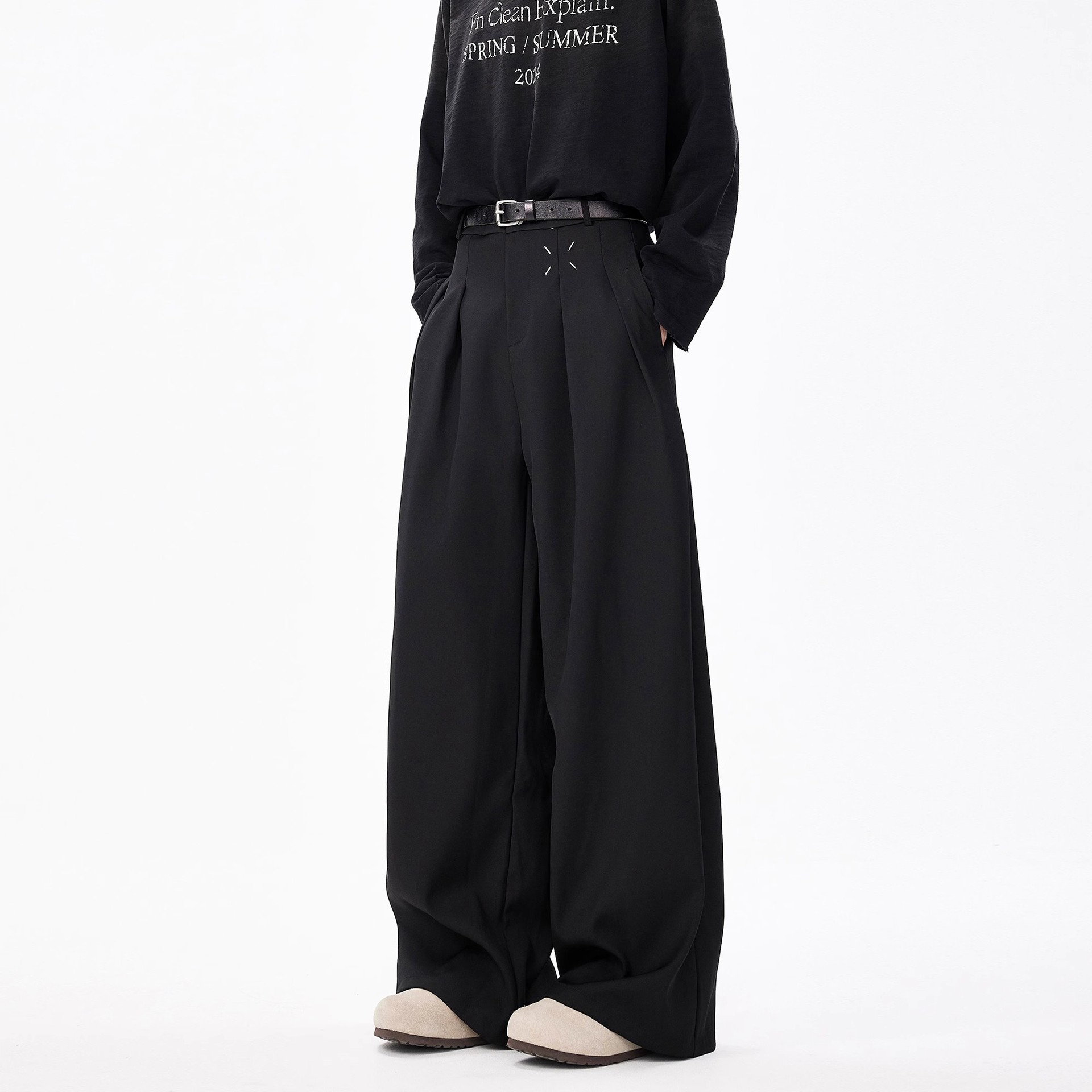 黒パンツ ワイドシルエットタックスラックス