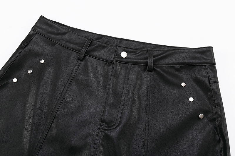 黒パンツ レザー風ショートパンツ スタッズ付き男女兼用
