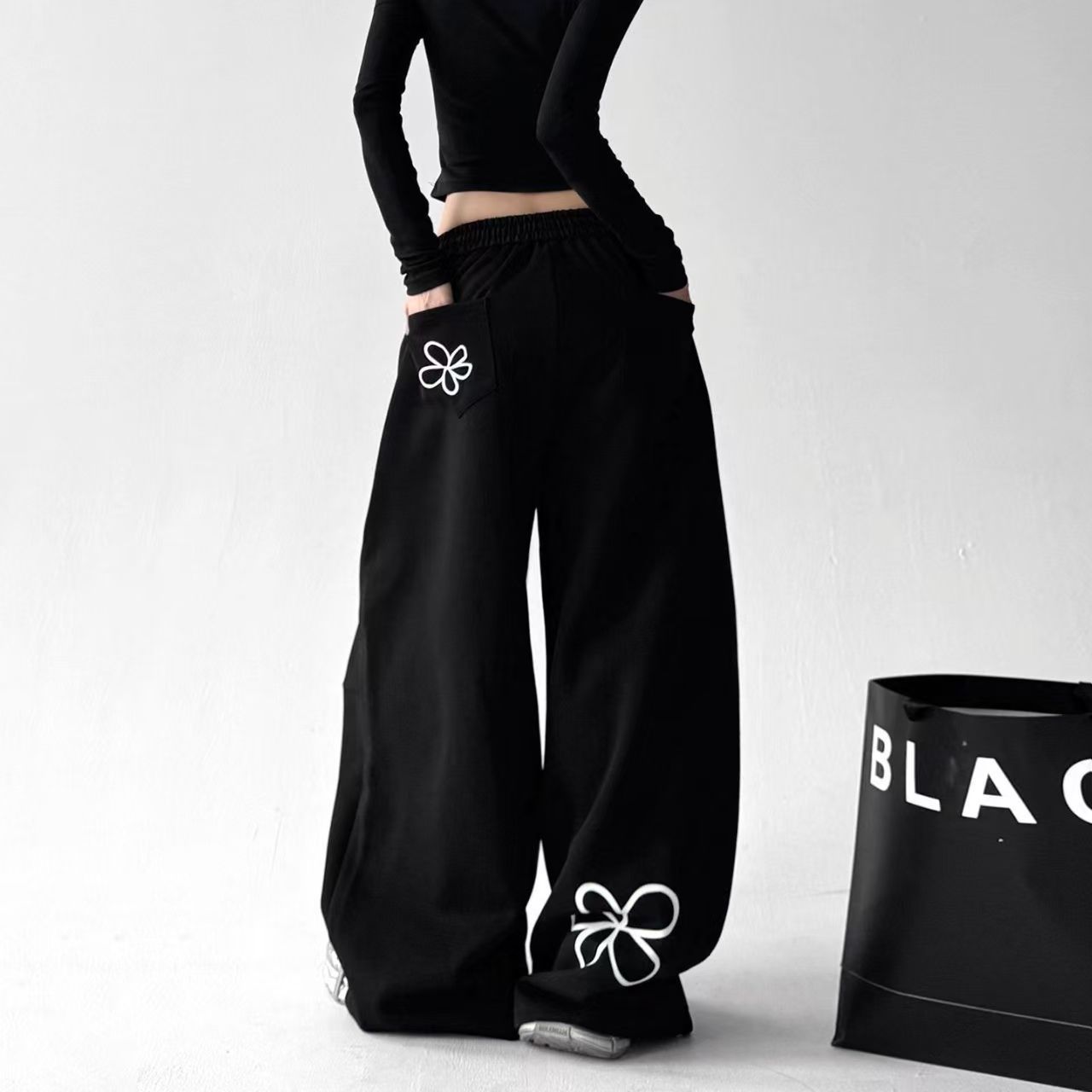 黒パンツ 新入荷★レディース黒スウェットパンツ・ワイドシルエット