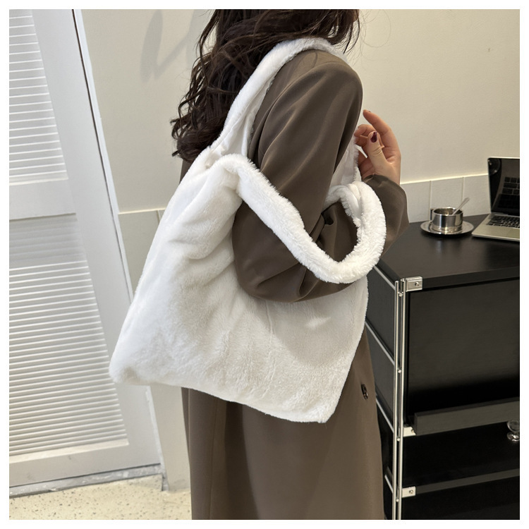 https://fulmo-img-server.com/kurobag/023f0a11-4cb5-4881-88d0-66a868b88ea0.jpg