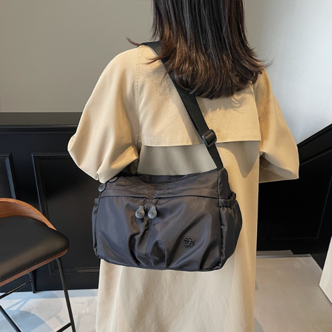 https://fulmo-img-server.com/kurobag/0b5896a2-f243-4c01-9a56-e1b326dc86f5.jpg