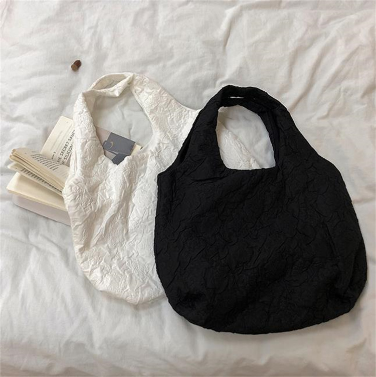 https://fulmo-img-server.com/kurobag/0d94d35f-02aa-4020-a372-dd28db3c1a07.jpg
