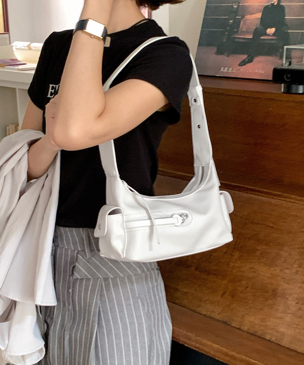 黒 バッグ 黒ショルダーバッグレディース肩掛け韓国風バッグ