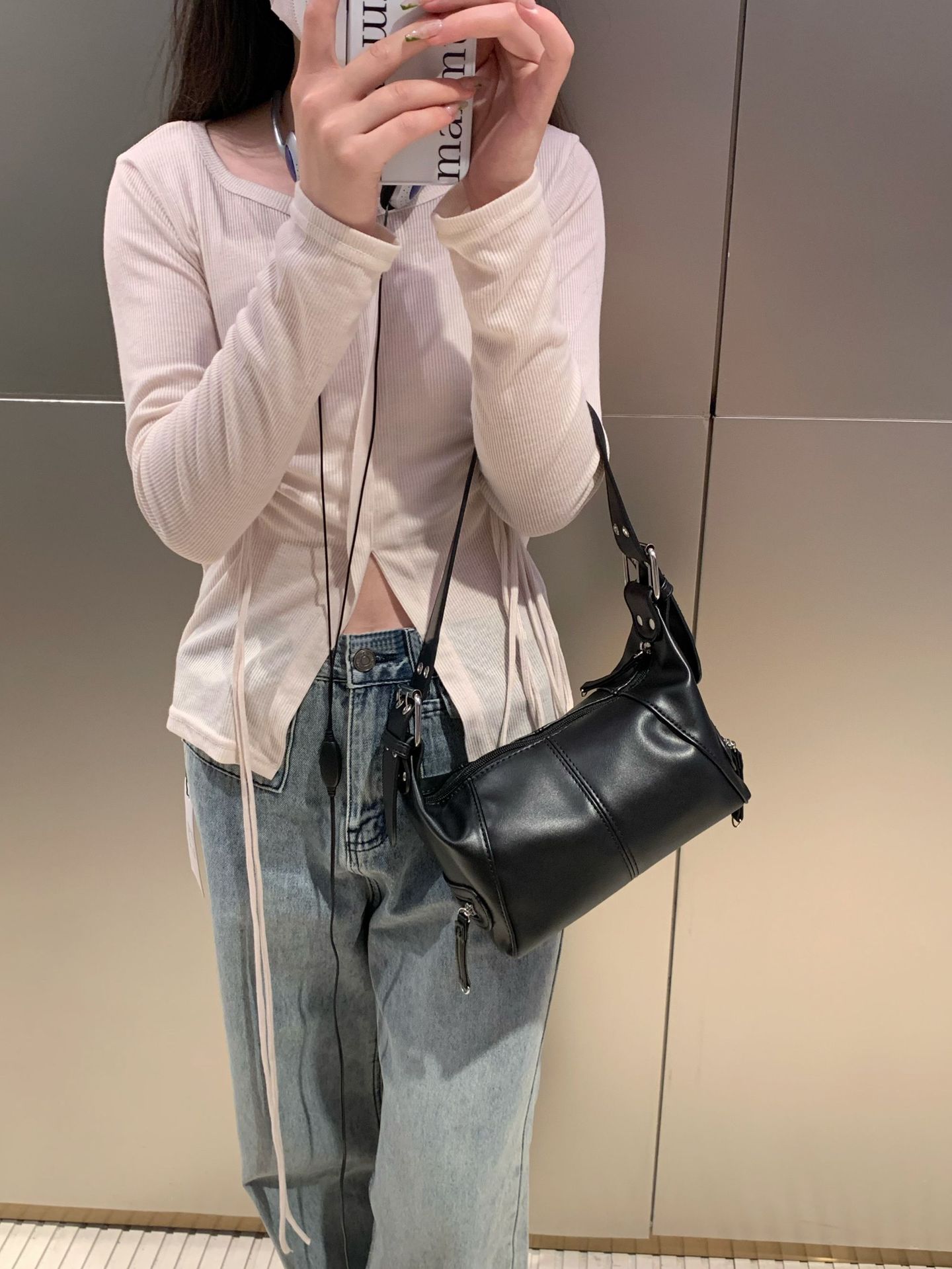 黒 バッグ 黒 ショルダーバッグ レディース コンパクト 肩掛け