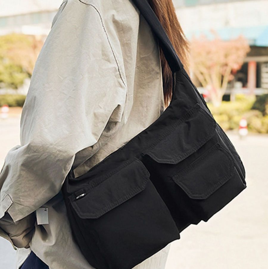 黒 バッグ 多機能ポケット付き黒ナイロンショルダーバッグ軽量