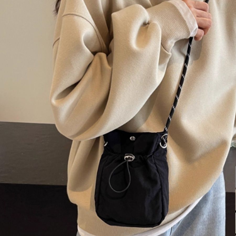 黒 バッグ 軽量ミニショルダーバッグ 黒 斜め掛け レディース