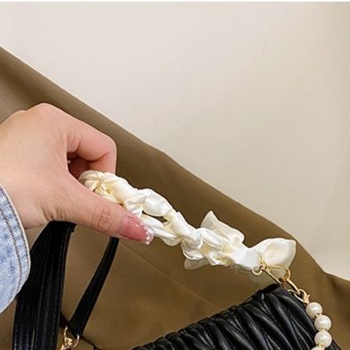 黒 バッグ パール装飾プリーツショルダーバッグ