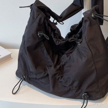 黒 バッグ 女性用ナイロン製黒ショルダーバッグ