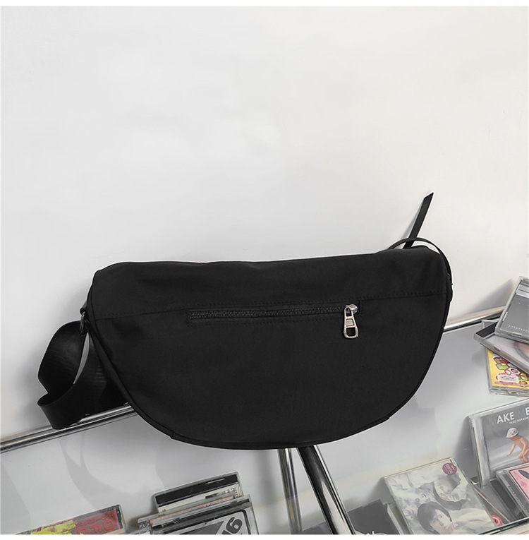 黒 バッグ 黒ショルダーバッグ 男女兼用 斜め掛け 防水 軽量