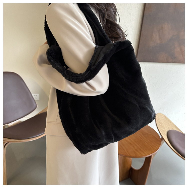 https://fulmo-img-server.com/kurobag/181992ab-a6f3-4d99-8ab1-34d875afae7d.jpg