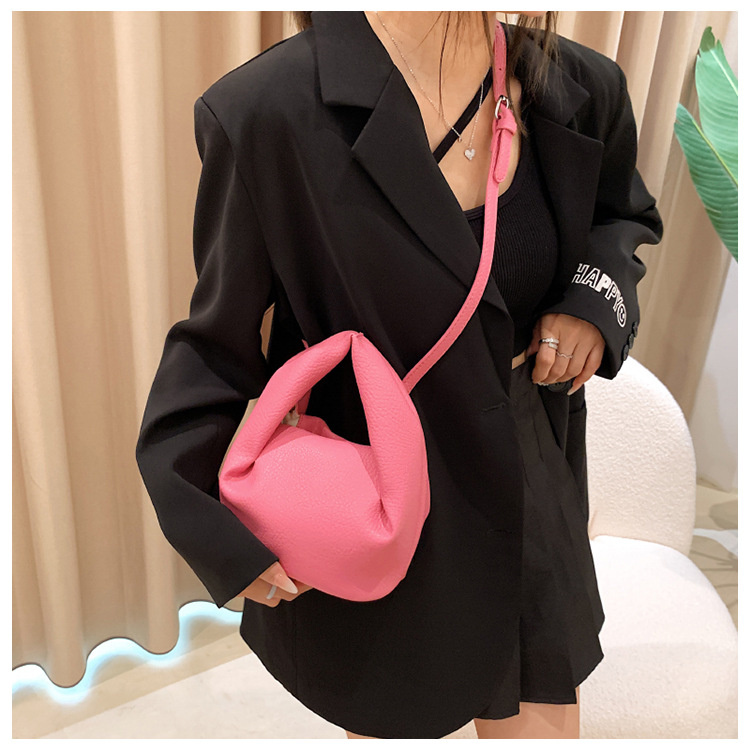 https://fulmo-img-server.com/kurobag/2a0f469c-eabf-4c84-92d6-5edc00f5819c.jpg