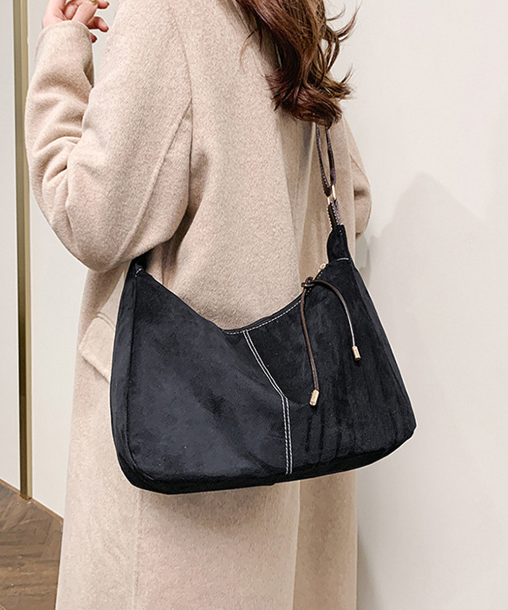 黒 バッグ 女性用斜めがけショルダーバッグ上品軽量