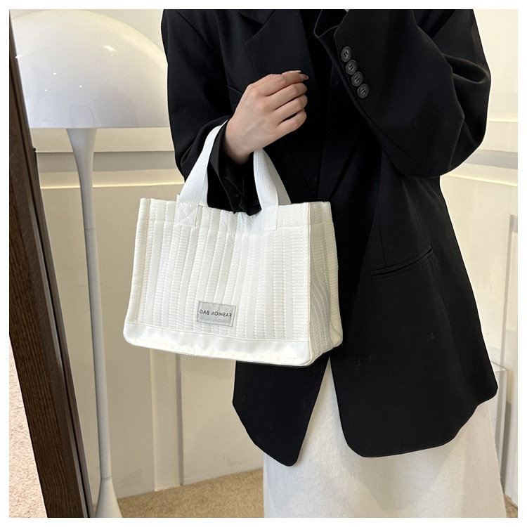 https://fulmo-img-server.com/kurobag/4b800bdc-fbf7-473d-9c0b-aba4ae6f6095.jpg