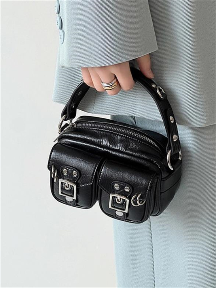 黒 バッグ レザー小型ショルダーバッグ ポケット付き