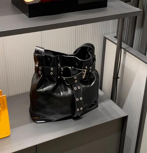 黒 バッグ 女性用黒革風バケツ型ショルダーバッグ