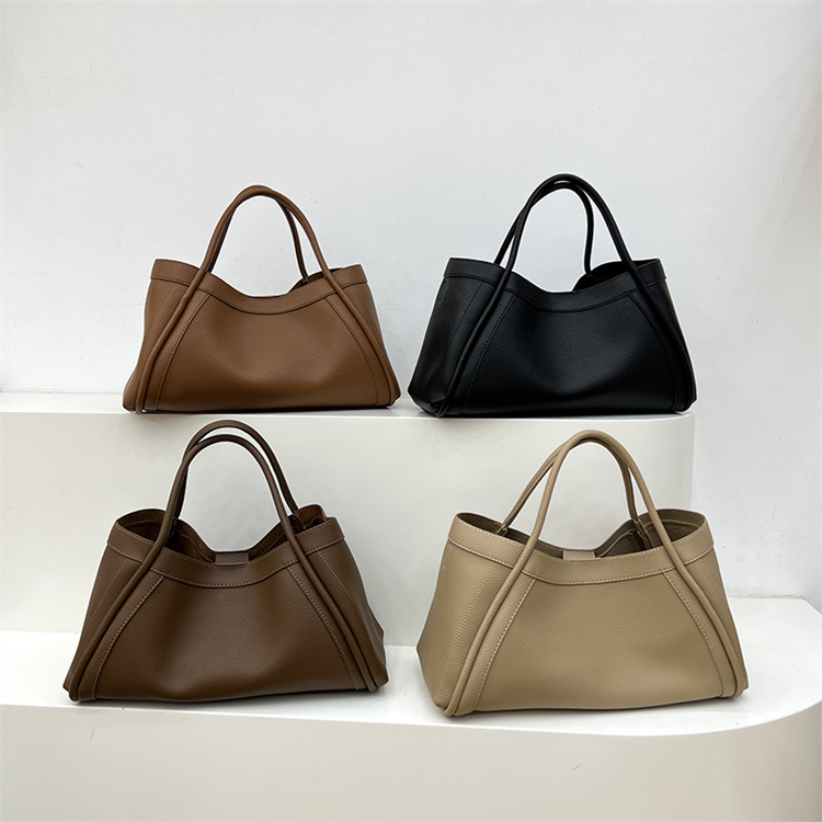 https://fulmo-img-server.com/kurobag/5c1fff60-e282-4e77-a2a0-2b9a830abc38.jpg