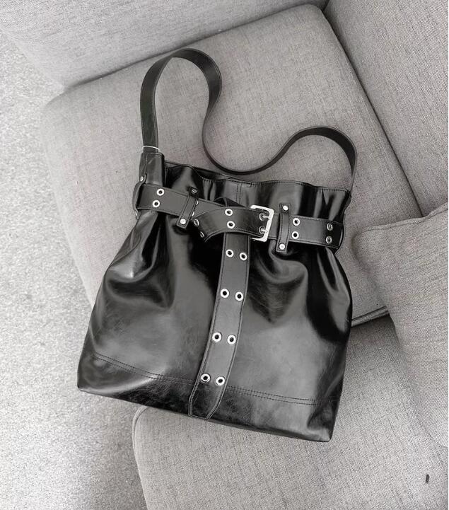 黒 バッグ 女性用黒革風バケツ型ショルダーバッグ