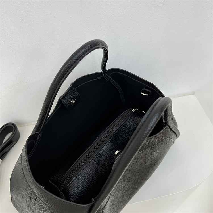 https://fulmo-img-server.com/kurobag/62bb0c36-ac85-4548-9861-6bdc718be0b9.jpg