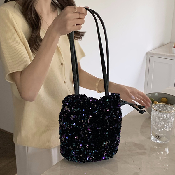 https://fulmo-img-server.com/kurobag/65c089ce-0249-48e4-9c90-92a8cf2ef8d0.jpg