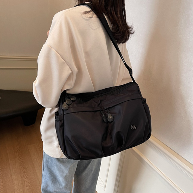https://fulmo-img-server.com/kurobag/6c18f9b7-eb65-4374-8f91-b6458b6fdb51.jpg