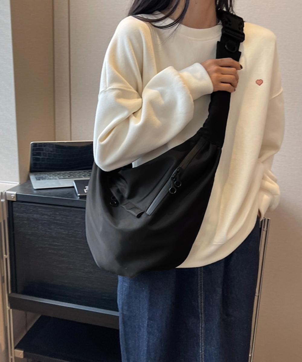 https://fulmo-img-server.com/kurobag/6d869eac-5000-4c3c-8797-1b091156f338.jpg