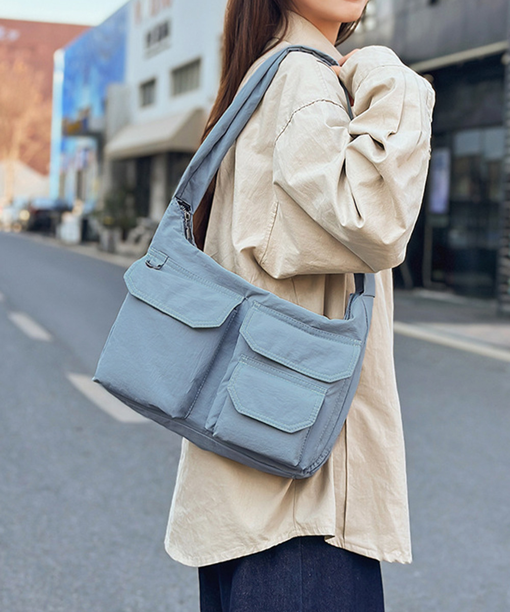 黒 バッグ 多機能ポケット付き黒ナイロンショルダーバッグ軽量