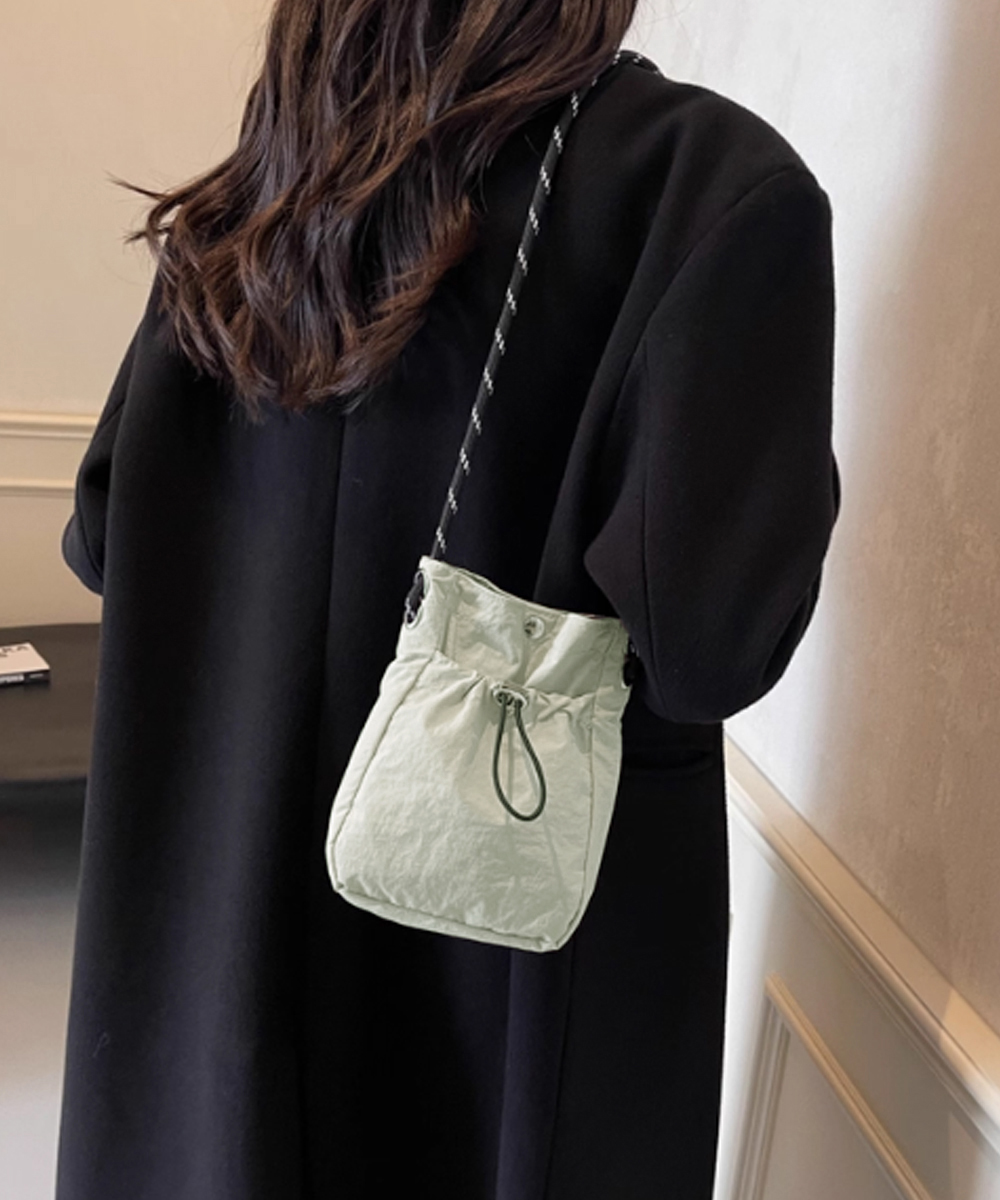 黒 バッグ 軽量ミニショルダーバッグ 黒 斜め掛け レディース