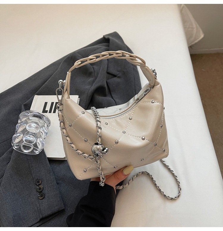 黒 バッグ 黒レザー風ハンドバッグ チェーン付き大容量ショルダー鞄