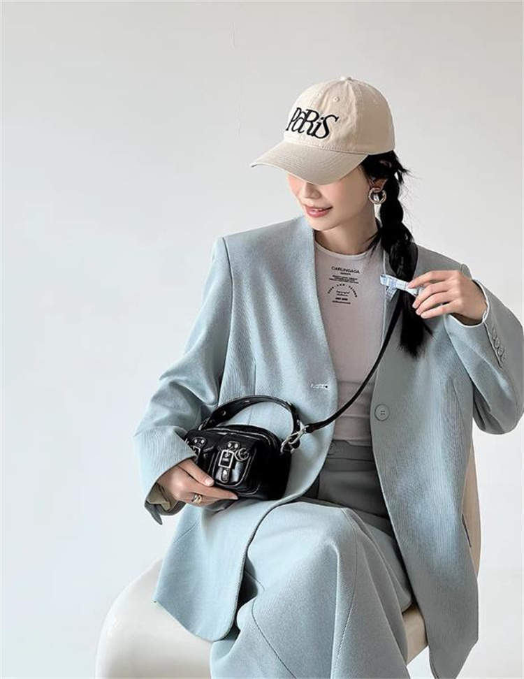 黒 バッグ レザー小型ショルダーバッグ ポケット付き