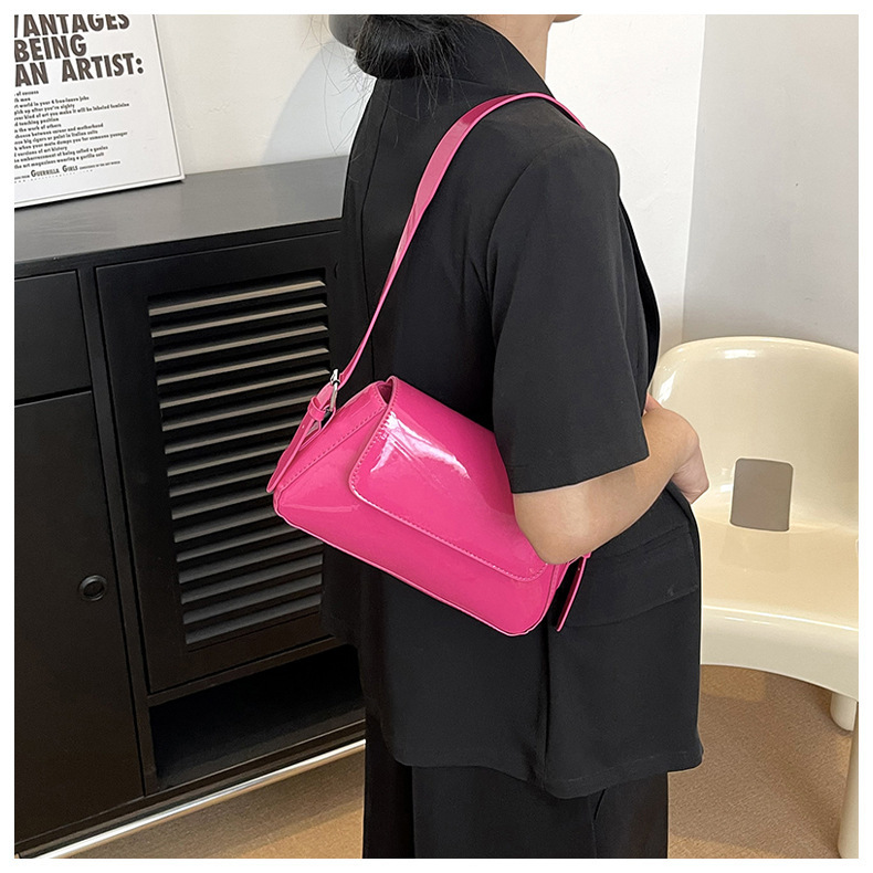 https://fulmo-img-server.com/kurobag/7cda2504-a146-45ed-a41b-34e7e018caee.jpg