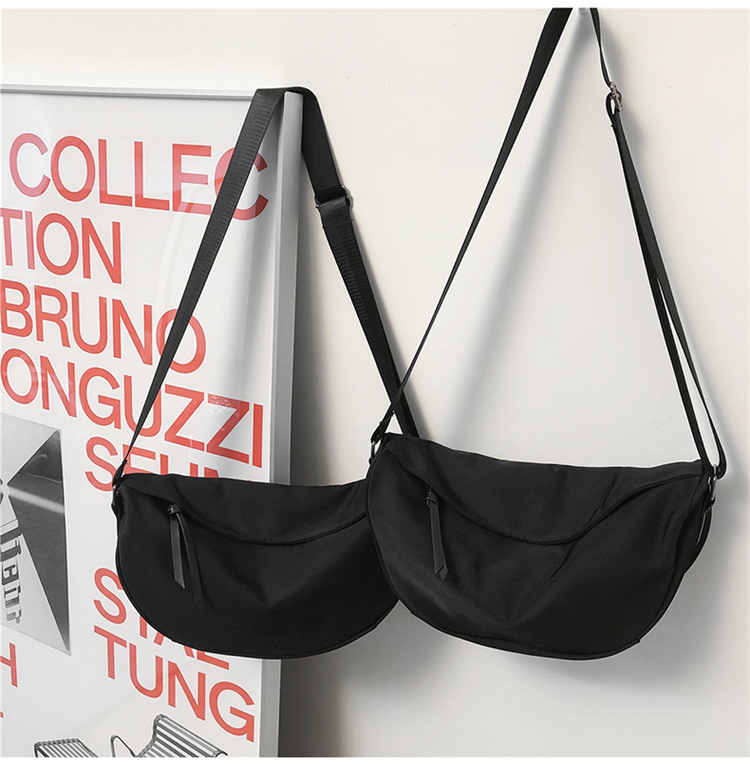 黒 バッグ 黒ショルダーバッグ 男女兼用 斜め掛け 防水 軽量