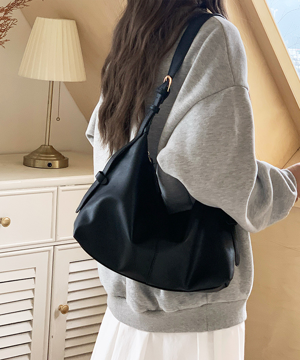 黒 バッグ 黒バッグ ショルダーバッグ 斜めがけ 韓国風