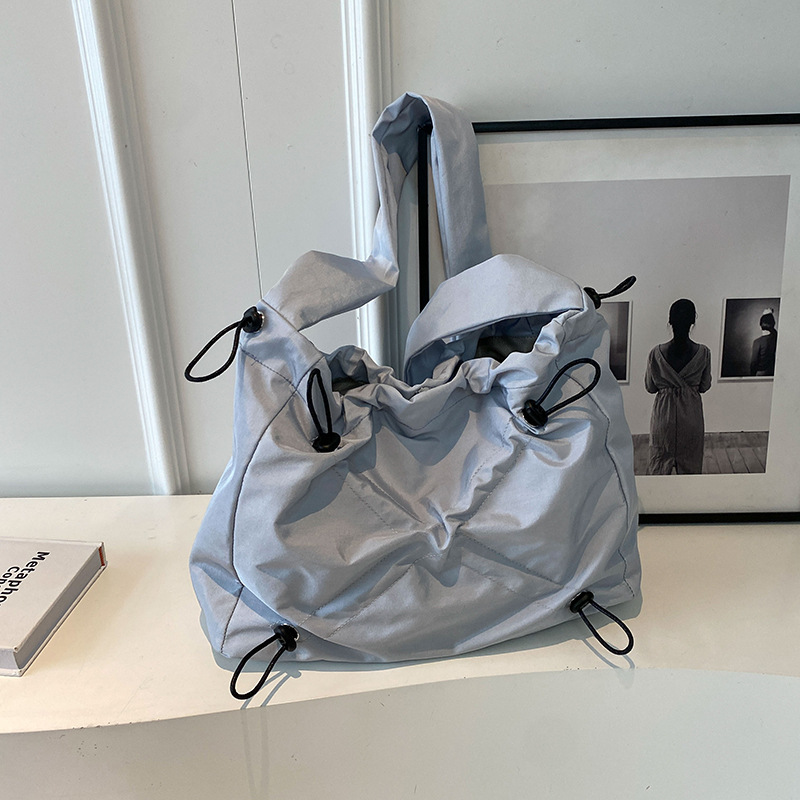 黒 バッグ 女性用ナイロン製黒ショルダーバッグ