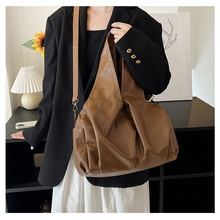 黒 バッグ 合成皮革ソフトボストンバッグ